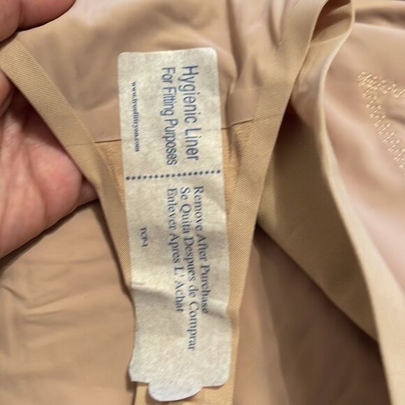 NEW honeylove the superpower Thong shapewear in sand - Picture 6 of 7